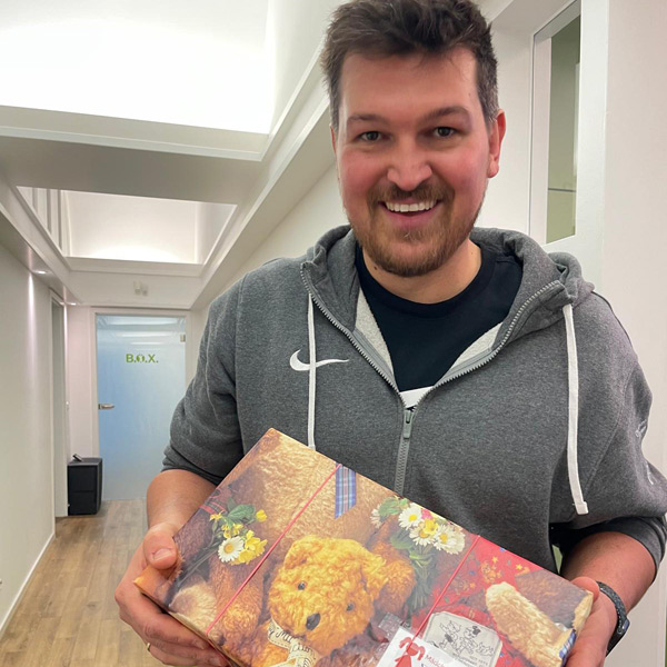 humedica Aktion - Geschenk mit Herz